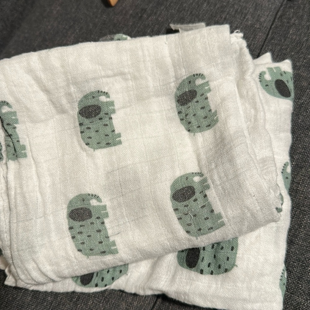 Gllquen Baby Muslin Organic Cotton Swaddle Blankets